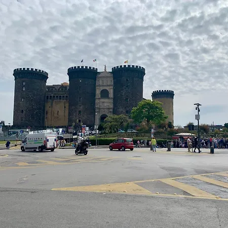 Spanish Quarter View, Steps From Metro ! Napoli