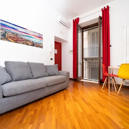 Spanish Quarter View, Steps From Metro ! Napoli